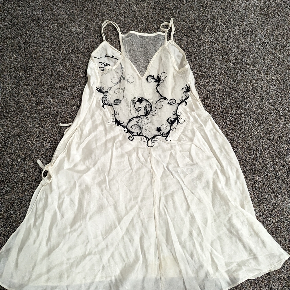 Victoria secret night gown small